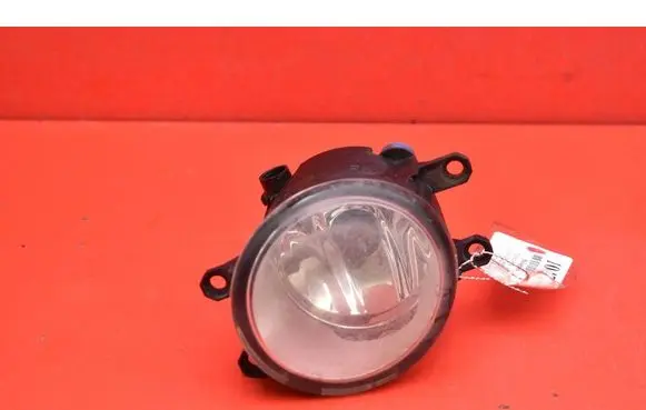 Toyota Prius (XW30) Front fog light 812100D041