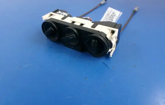 Volkswagen Polo Climate control unit 6Q0819445
