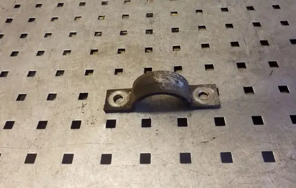 Audi Q7 4L Sway bar bush bracket, rear 7L8511418