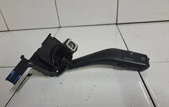 Volkswagen Jetta V Wiper control stalk 1K0953519C ANH80H006B N8D0156E
