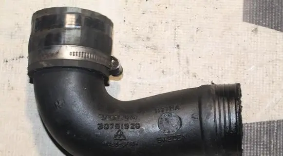 Volvo XC90 Engine coolant pipe/hose 30751920