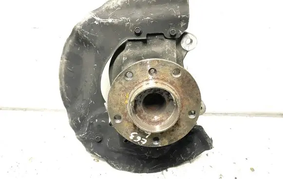 BMW 6 E63 E64 Front wheel hub 6768923