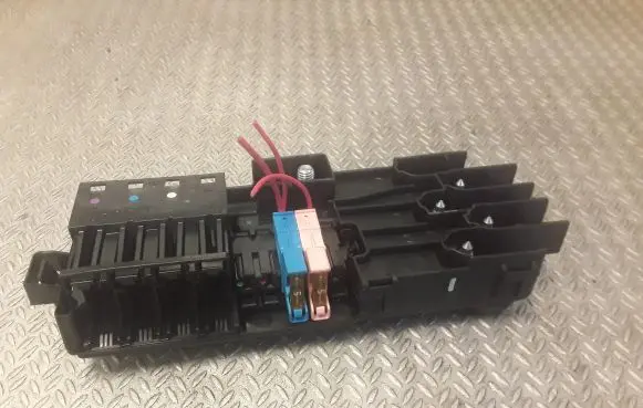 Mercedes-Benz E W211 Fuse box set 2115452301 A2115452301