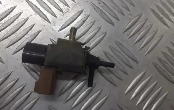 Mazda 6 Vacuum valve 