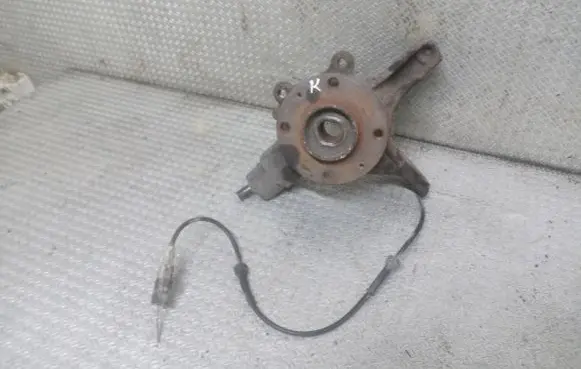 Citroen C4 Grand Picasso Front wheel hub spindle knuckle