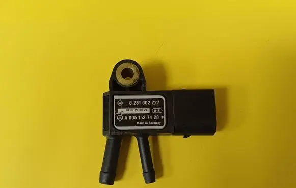Mercedes-Benz C W203 Air pressure sensor 0281002727 A0051537428