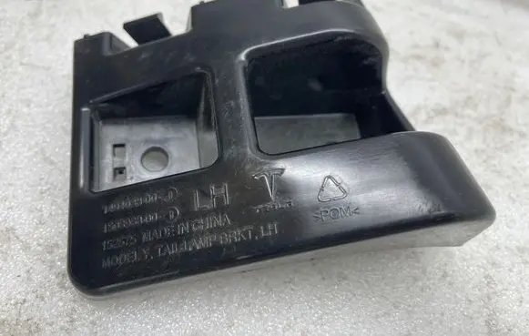 Tesla Model Y Bumper support mounting bracket corner 149403800 150696800 152575
