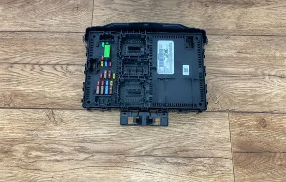 Ford Maverick Fuse box set MU5T-15604-FCFM