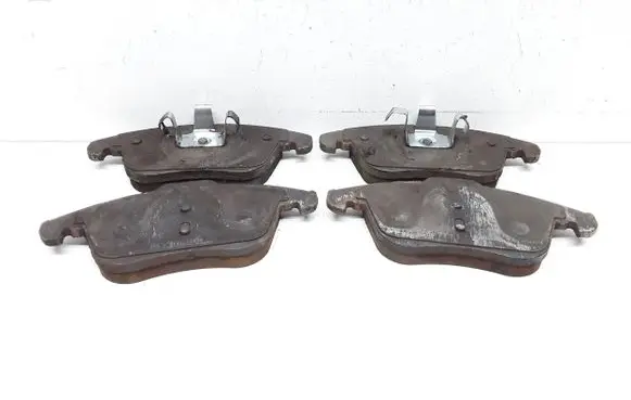 Volvo V60 Brake pads (front) 