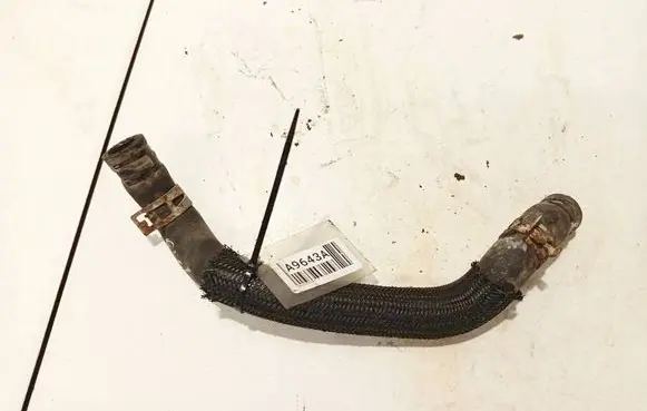 Engine coolant pipe/hose
