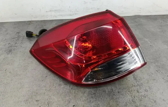 Chevrolet Cruze Rear/tail lights 95135584