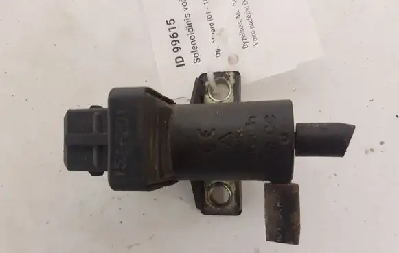 Opel Vivaro Turbo solenoid valve 8200762162