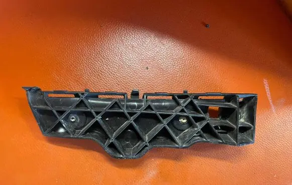 Mitsubishi Colt Rear bumper mounting bracket 6410A692 MN105272