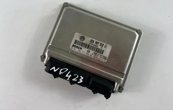 Volkswagen PASSAT B5 Engine control unit/module ECU 8D0907558G 0261204773