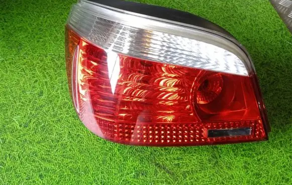 BMW 5 E60 E61 Rear/tail lights 7165739 2VP008679 E4342U