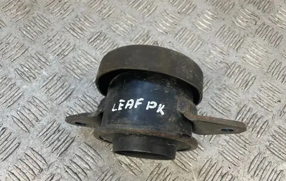 Nissan Leaf II (ZE1) Engine mount bracket