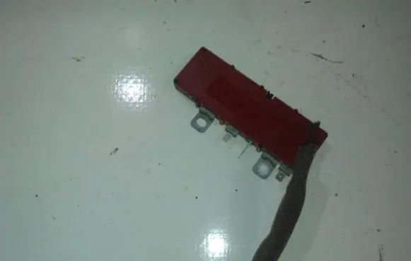 Hyundai Accent Antenna control unit 60667073 c150