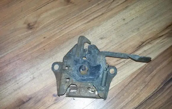 Mazda 323 Engine bonnet/hood lock/catch