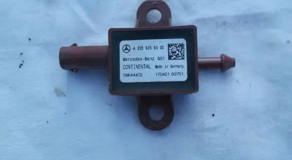 Mercedes-Benz C W205 Airbag deployment crash/impact sensor A2059059000 17042100751 5WK44472