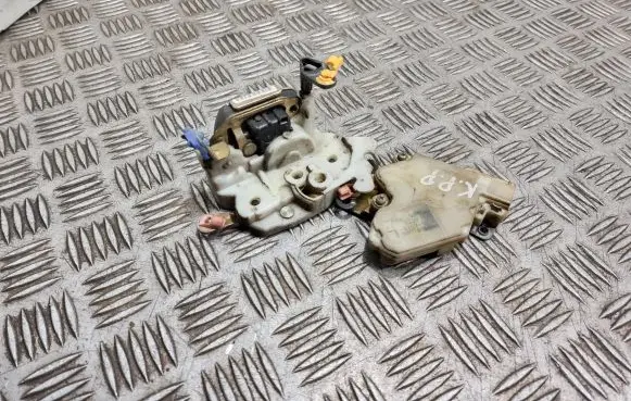 Nissan Almera N16 Front door lock 8055361u66 89a518