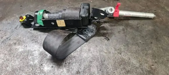 Volvo S60 Front seatbelt 30662993