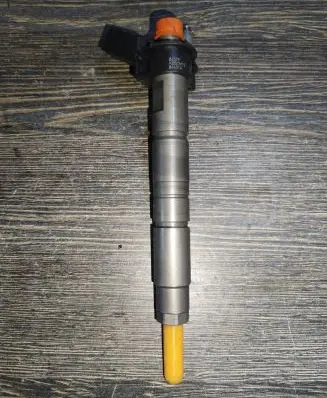 BMW 5 F10 F11 Fuel injector 780542803 0445116024
