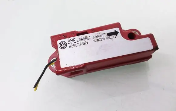 Volkswagen Golf IV Airbag deployment crash/impact sensor 1J0909606D 5WK42350