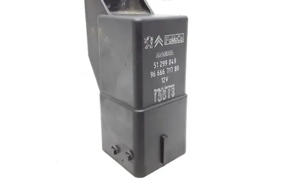 Glow plug pre-heat relay