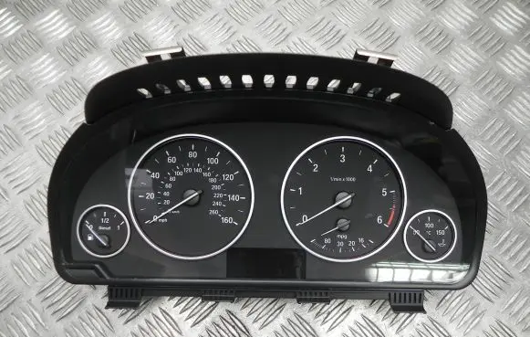 BMW X3 F25 Speedometer (instrument cluster) 9232890