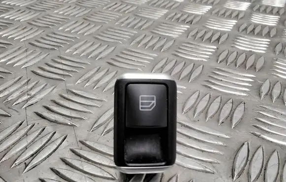 Mercedes-Benz E W212 Electric window control switch A2049055502