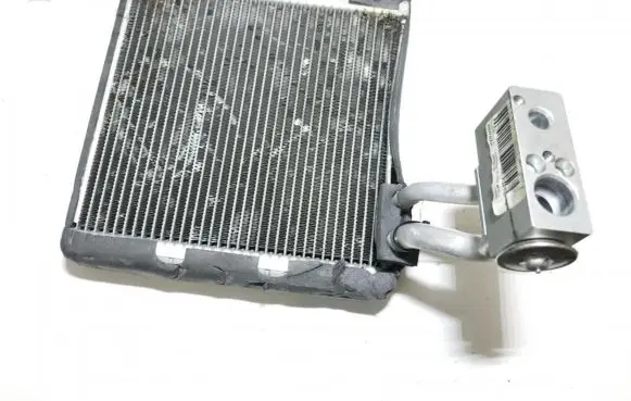 A/C cooling radiator (condenser)