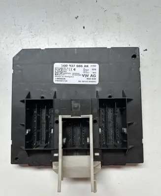 Volkswagen PASSAT B8 Comfort/convenience module 5Q0937086AK F005V01739