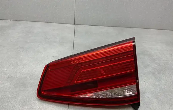 Volkswagen PASSAT B8 Tailgate rear/tail lights 