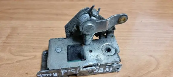 Iveco Daily 35 - 40.10 Sliding door lock 500329771