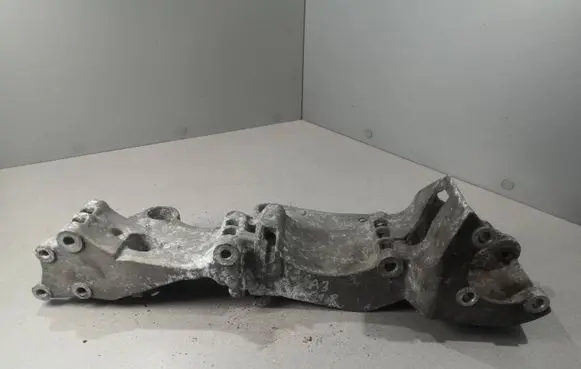 Audi A3 S3 8L Engine mounting bracket 06A903143H