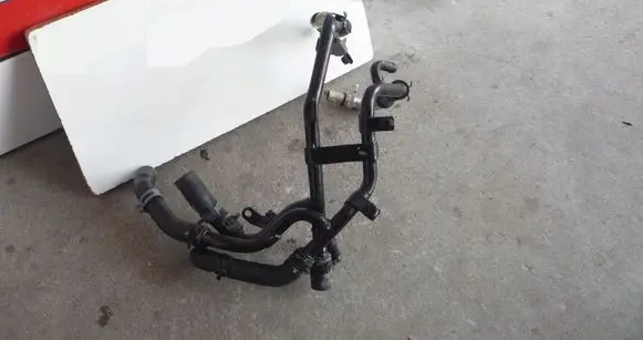 Audi A4 S4 B9 Engine coolant pipe/hose 04L122157BS