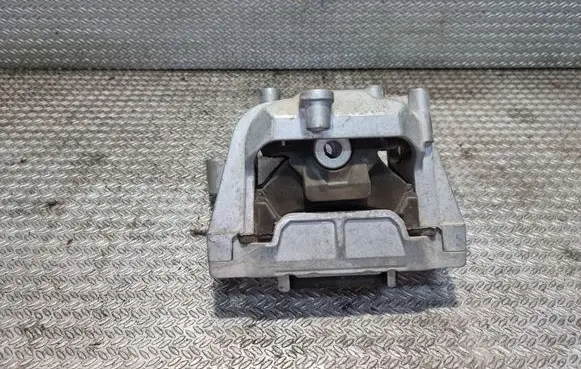 Volkswagen Caddy Engine mount bracket 1K0199262