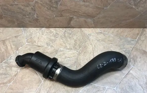 Mercedes-Benz E W212 Intake resonator A6511400087