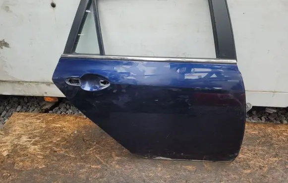 Mazda 6 Rear door