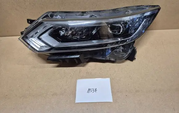 Nissan Qashqai Headlight/headlamp 10019011