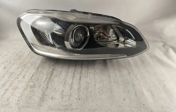 Volvo XC60 Headlight/headlamp 31420258 89908954
