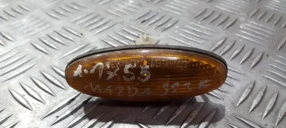 Mazda 323 F Front fender indicator light