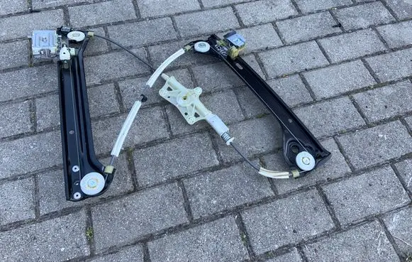 Mercedes-Benz CLA C117 X117 W117 Front window lifting mechanism without motor 994301210