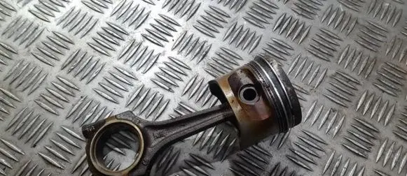 Opel Corsa B Piston with connecting rod