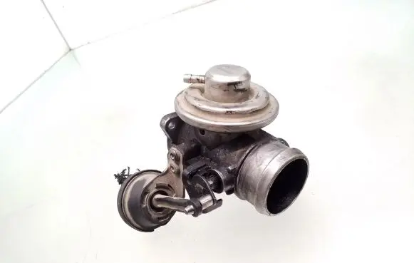 Audi A3 S3 8L EGR valve 038129637 038131501E