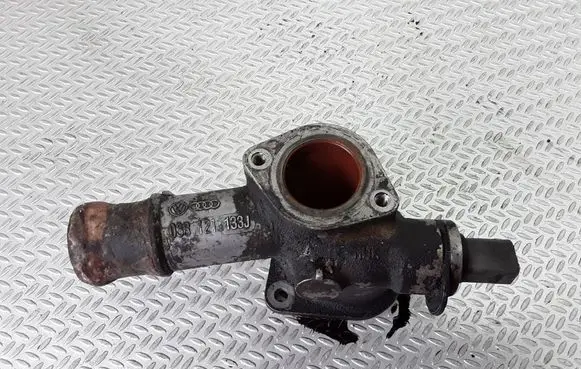 Volkswagen Sharan Engine coolant pipe/hose 038121133J
