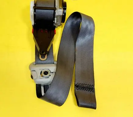 Mitsubishi Colt Front seatbelt 0425077