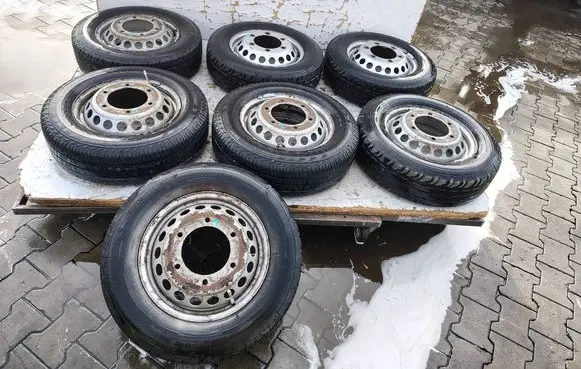 Mercedes-Benz Sprinter W906 R16 spare wheel 