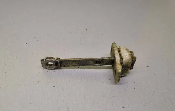 Volkswagen PASSAT B3 Front door check strap stopper 357837249