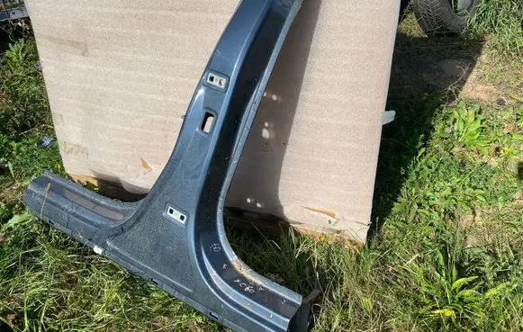 Volvo XC60 Pillar (middle) 
